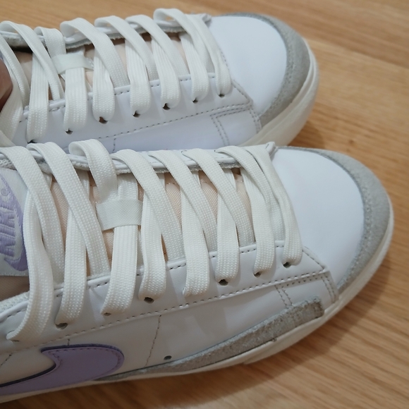 Nike Blazer Low 77 Platform/Streetwear Athletic Shoes Size 7.5 for Women - Picture 9 of 12